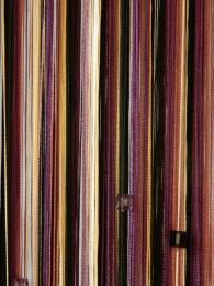 Шторы нити Радуга Стеклярус белый черный фиолетовый и сливовый с квадратным камнем венге № 138