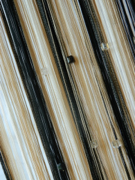 Шторы нити Радуга Стеклярус черный бежевый и молочний с квадратным черным и прозрачным камнем № 128