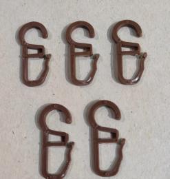 Крючки для трубчатого карниза на пластиковое, деревянное кольцо (100шт./уп.) Орех