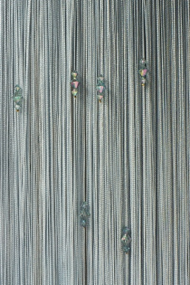 Фото Шторы нити Стеклярус серебристый с тройными биконусными серебрисыми камнями № 7