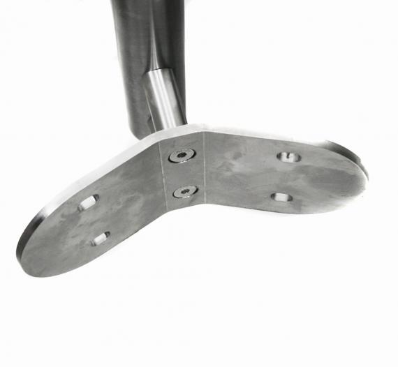 Foto Montaje lateral del poste Ø42,4mm - 135° AISI 304, SATINADO