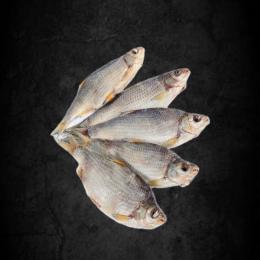 Pescado seco Plotva sin eviscerar ~ 140g