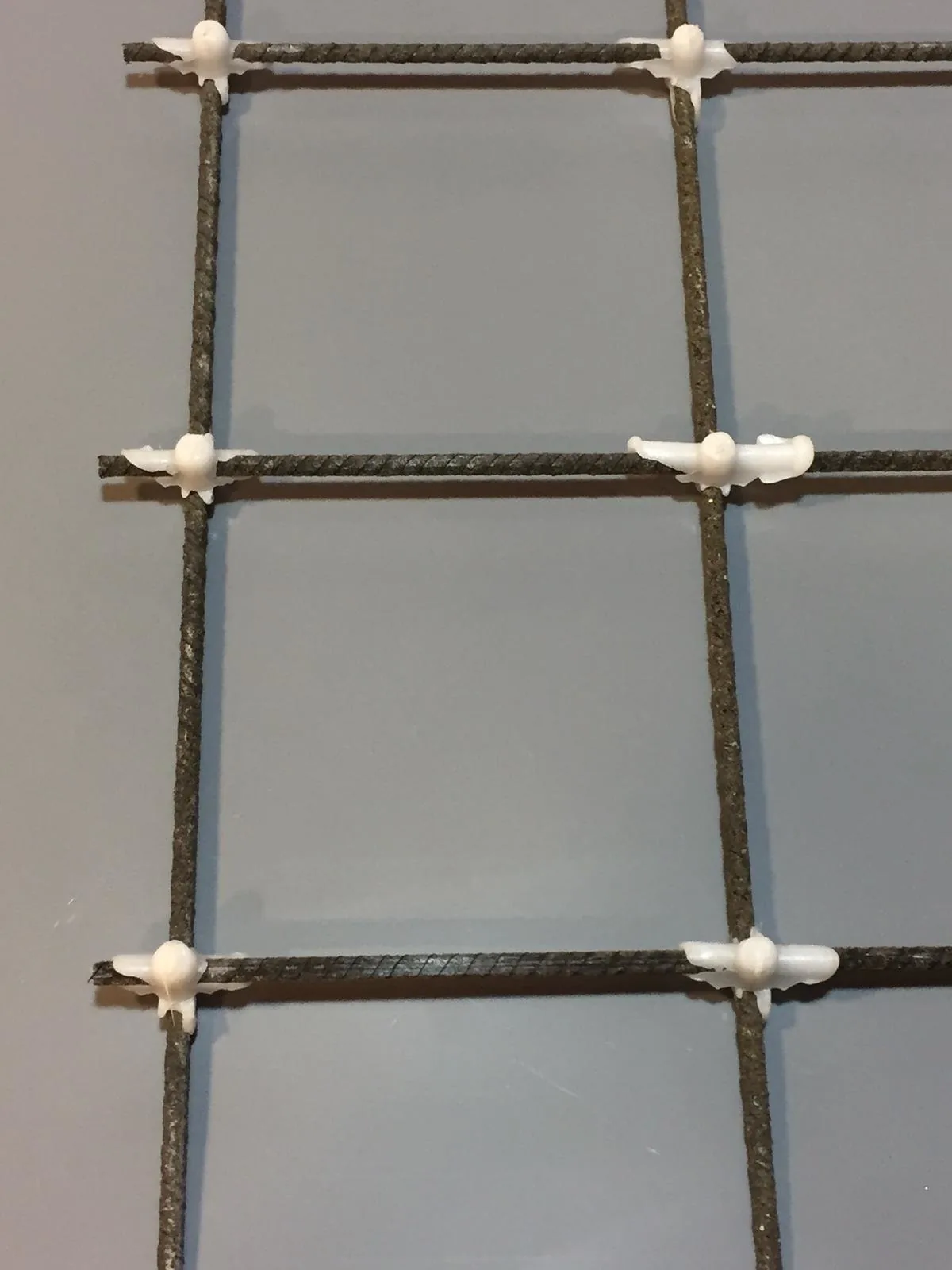 Mallazo de fibra vidrio con soportes rígidos plástico 12 mm, celda 150*150 mm