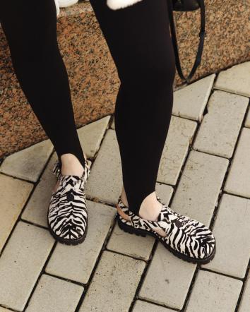 Клоги жіночі OMG COMFORT zebra з чорною підошвою