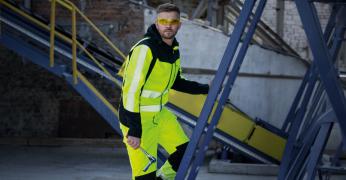 Сигнальний спецодяг оптом: як вибрати hi-vis форму для персоналу