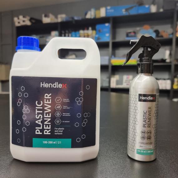 Фото HENDLEX PLASTIC RENEWER 2000 ml восстановление пластика , винила и резины