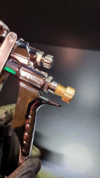 Фото IWATA KIWAMI 4 WBX 1.4 мм с бачком