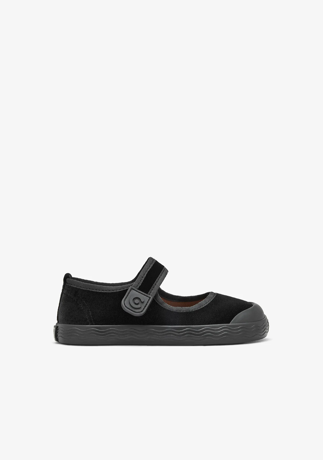 MERCEDES, TERCIOPELO NEGRO DE CONGUITOS