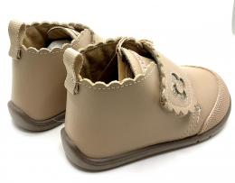 KERI CAMEL DE TITANITOS
