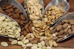 Almendra Cruda repelada